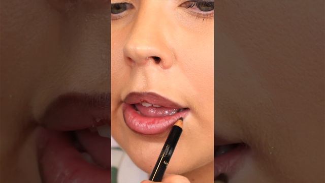 Ashley Graham's Lip Liner Hack #beauty #makeup #lips