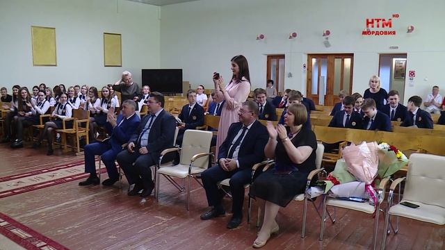 Вручение свидетельств о рабочих профессиях ученикам 10 школы