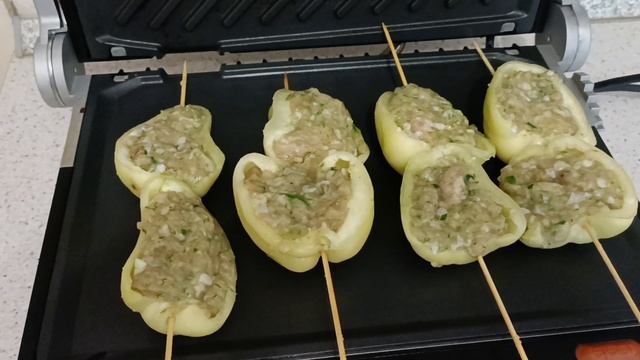 Готовим на электрогриле фаршированные перцы. смотреть онлайн