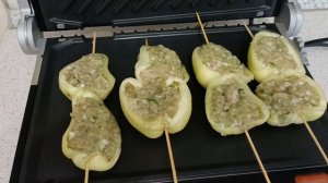 Готовим на электрогриле фаршированные перцы.