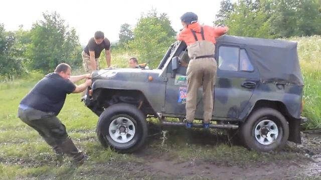 УАЗ vs ГАЗ 69 [Off Road 4х4] смотреть онлайн