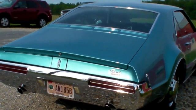 Futuristic car - Oldsmobile Toronado смотреть онлайн