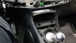 Как снять панель на Civic 5d.
