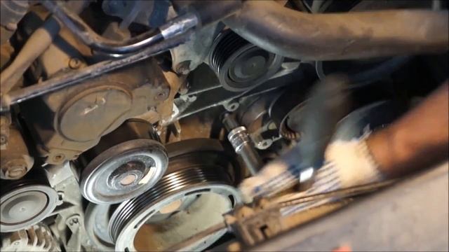 Замена натяжителя приводного ремня. m272 m273 M651, замена приводного ремня смотреть онлайн