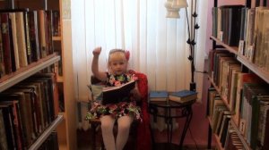 Страна читающая — Софья Поваренкина читает произведение «Лисица и виноград» И. А. Крылова