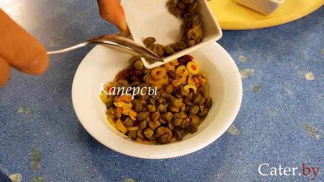 Как приготовить брускетту с лососем и вялеными помидорами - рецепт. Брускетта с вялеными помидорами