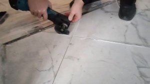 Аккумуляторный Реноватор Макита в работе