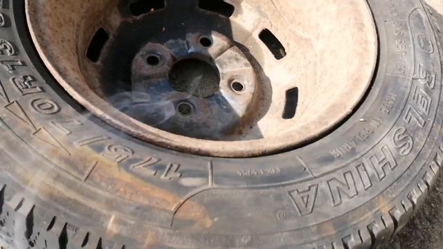 Накачать колесо взрывом, поджигаем колесо, накачать без компрессора, взрыв колеса, взрывная накачка смотреть онлайн