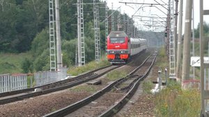 Электровоз ЭП2К-370 с фирменным поездом "Волгоград"