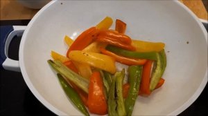 Китайская кухня. Быстро и вкусно. Жареные перцы в соусе с чесноком mp4
