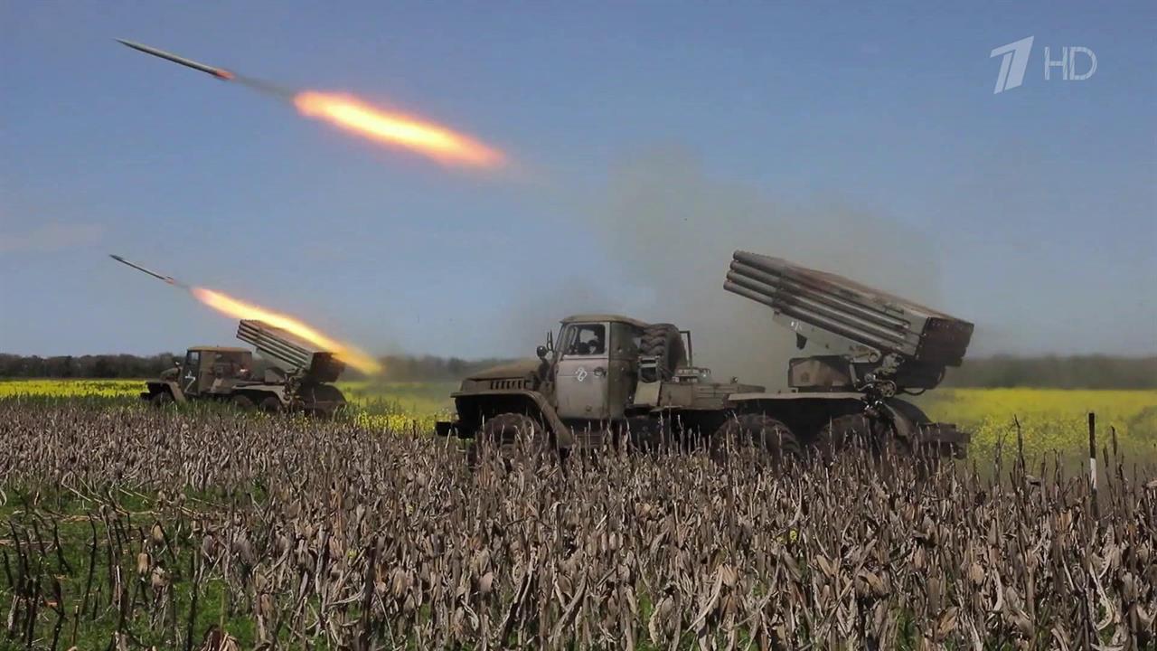 Российские ракетные войска в зоне СВО уничтожили крупный ангар с западной техникой и вооружением