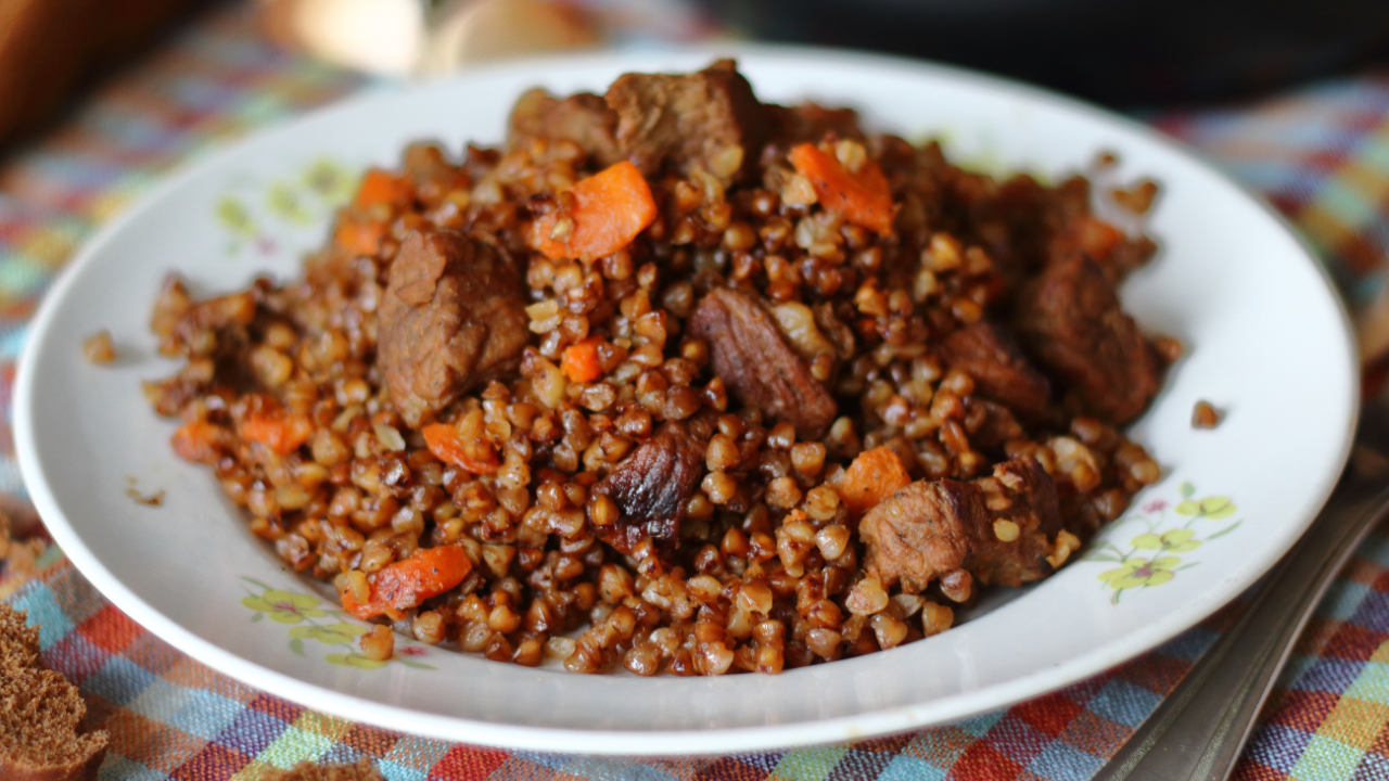 🍲 Плов из гречки с мясом  — рецепт простого блюда на обед или ужин