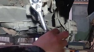 Как снять растяжку переднего нижнего рычага Ваз 2114 #RAZNOBOY #ВАЗ2114 #какснять