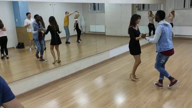 Урок бачаты от Джуниора 23.07.2019 смотреть онлайн