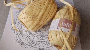 1 Ажурная шляпка Ассоль вяжем крючком из рафии