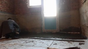 Заливаем полы. Простые МАЯКИ. Ремонт квартиры своими руками.