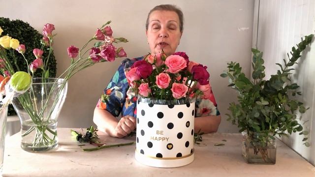 Композиция в шляпной коробке с макарони  Сладкий букет Сладкий подарок. Сomposition with macaroni