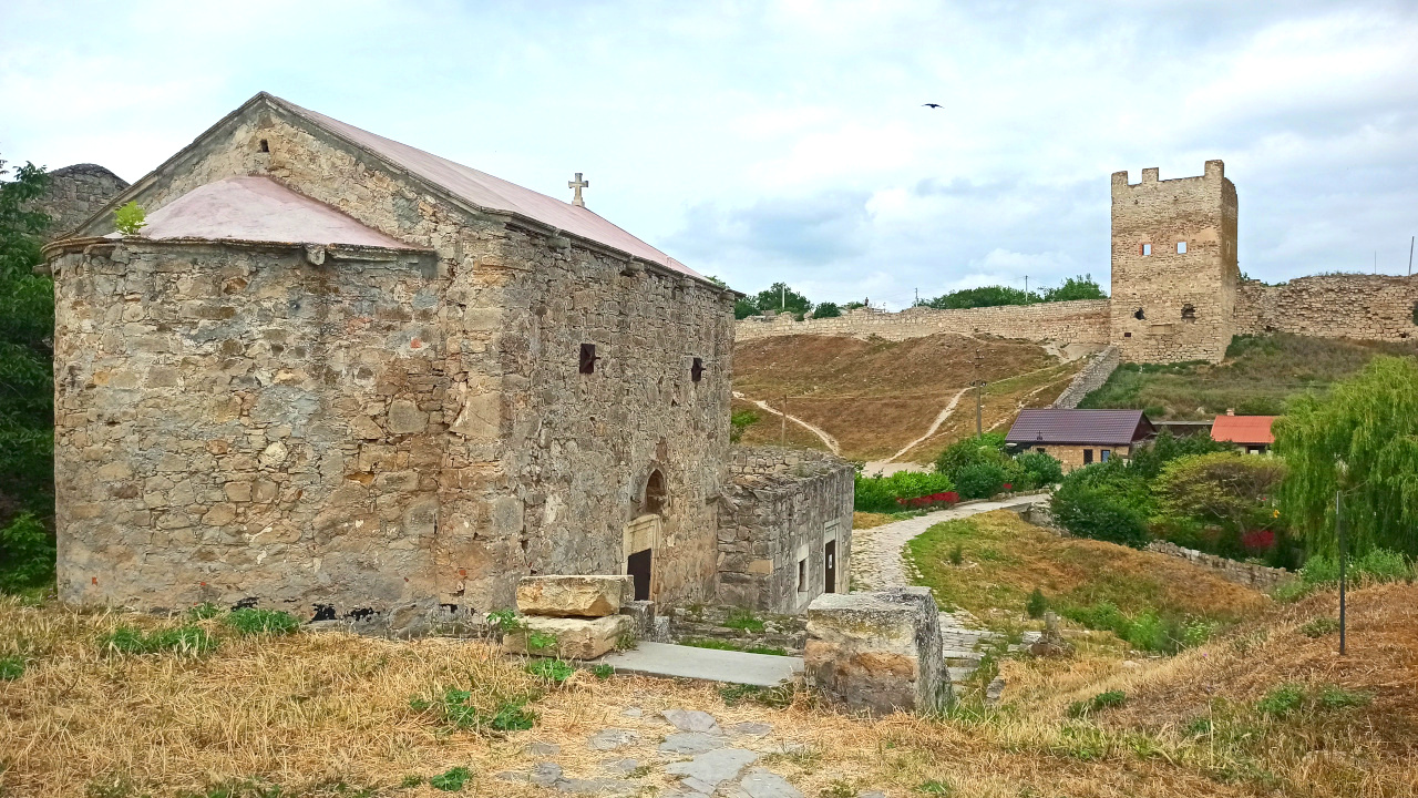 КРЫМ: Древняя армянская церковь в Феодосии