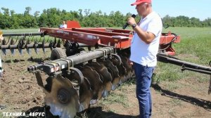 Ростсельмаш Трактор RSM 2375 с офсетной дисковой бороной DV-1000/600