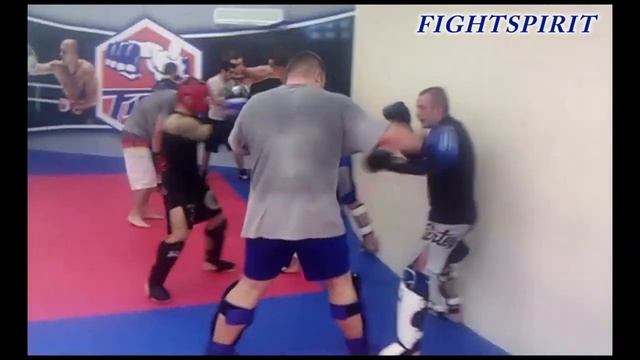 Павел Витрук готовится к бою против Оливье Пастора на M-1 Challenge 38