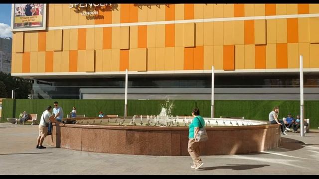 На Пражскую за штативом, тест фастфуда. В Ясенево - снимал у храма Петра и Павла #пражская смотреть онлайн