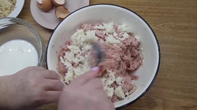 Мультиварка/Готовим паровые котлеты/