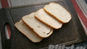 Сладкие гренки без яиц и молока на сковороде