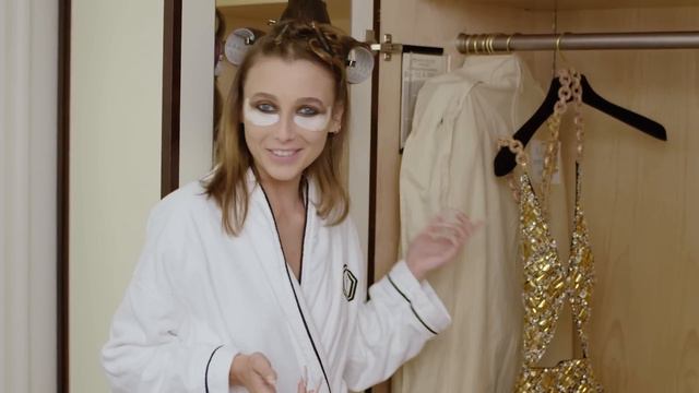 Emma Chamberlain Gets Ready for the Met Gala | Vogue смотреть онлайн