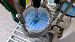 Штативная мешалка VISCO JET 405. Колеровка вязкой краски импеллером "Пирамидка".