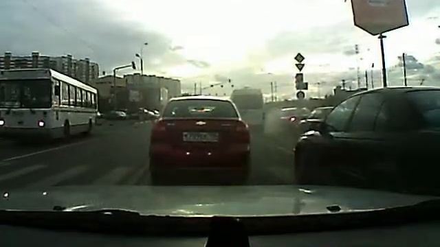 Дымящий Транзит. Сколько так ездит уже? смотреть онлайн