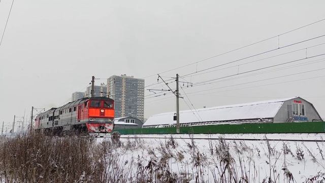 Гость из Иваново! Тепловоз 2ТЭ116-1334, перегон Лигово - Предпортовая, г.СПб, 02.12.2023г.(4K UHD) смотреть онлайн