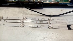 Телевизор STARWIND SW-LED43SA300 Звук есть изображения нет.