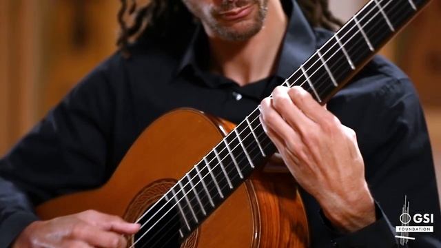 Federico Moreno Torroba's: Sonatina II. Andante played by Edison Pereyra on a 1999 Greg Smallman