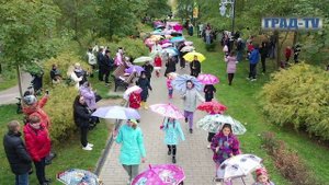 Танцевальный флешмоб "Поющие под дождём" в Воскресенске