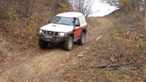 Vranjska Banja-Nissan Patrol spustanje ka akumulaciji Prvonek