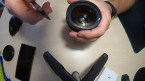 Откручиваем замятый заклинивший светофильтр с объектива nikon 24-70, после падения на кафельный пол