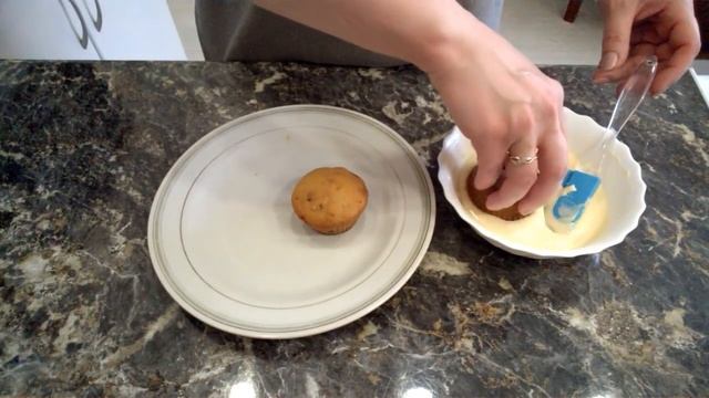 Глазурь для кулича чтобы не осыпалась. Глазурь на кулич. За 2 минуты!