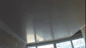Установка подвесного реечного потолка