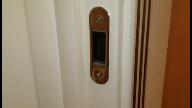 Белые двери эмаль