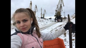 Погрузка песком в порту