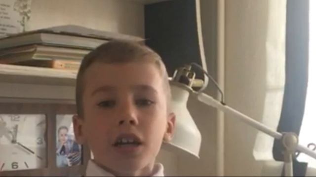 "Я маме нарисую улыбку озорную" Стихи для мамы смотреть онлайн