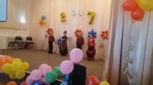 Дети танцуют фламенко