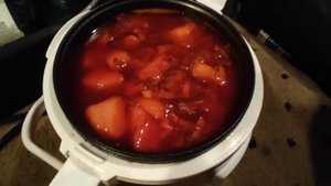 Мультиварка(рисоварка) 24в, приготовил борщ