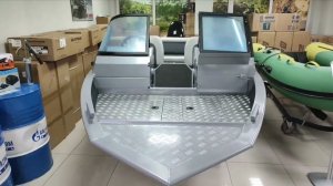 Обзор лодки Volzhanka 44 Fish с мотором Yamer 40T 2Т с гидроподъемом.
