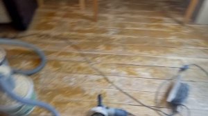 Снятие старой краски с пола, подготовка к выравниванию, ремонт хрущевки