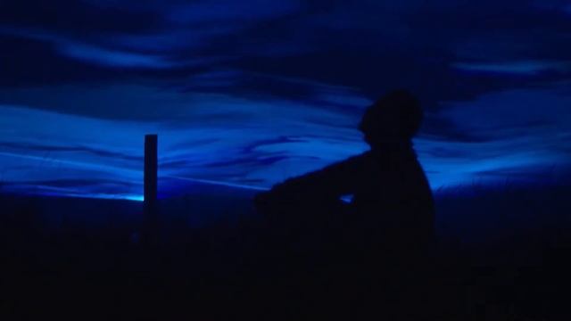 Искусственное северное сияние над дамбой в Нидерландах. смотреть онлайн