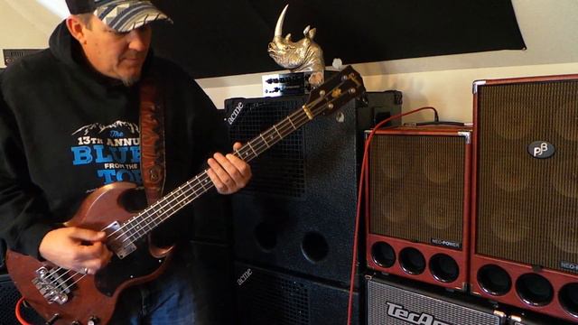 "That Good Thing" - Bass line - 1965 Gibson EBO Bass - Andy Irvine смотреть онлайн