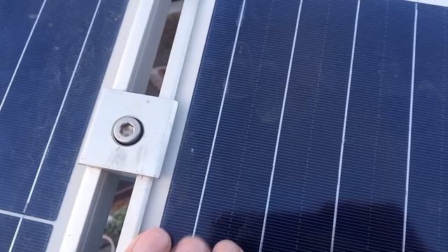 Отслоение плёнки у солнечных панелей. Гарантийный случай или нет у Технолайна?