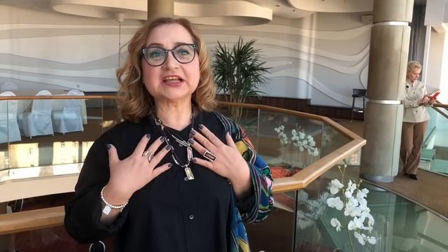 Образы на весну 4 аутфита Как одеваются россиянки элегантного возраста Модницы Петербурга Что надето смотреть онлайн