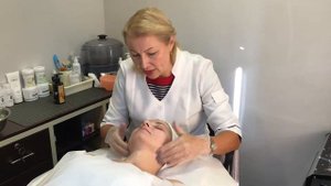 Очищение лица гелем